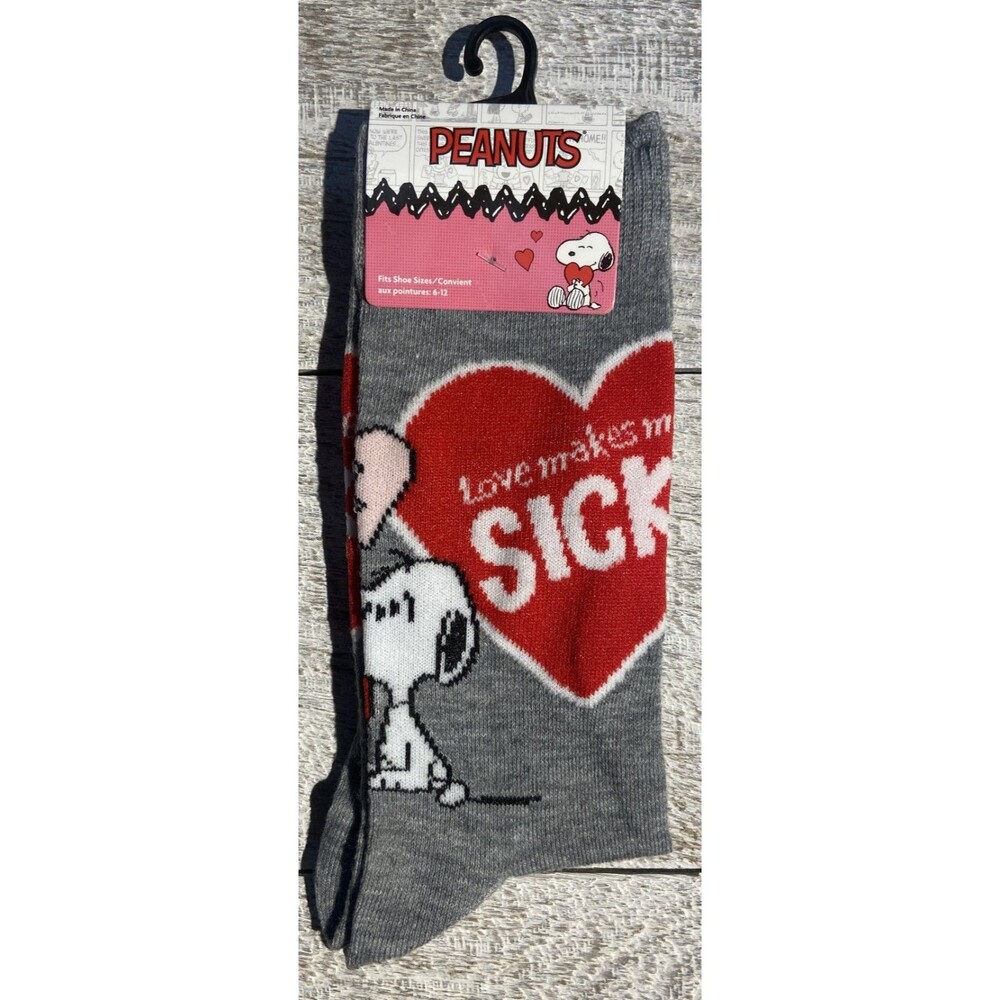 Snoopy Valentine Crew Socks Size 6-12 #D107